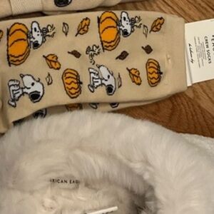 AE peanuts fall pumpkin socks